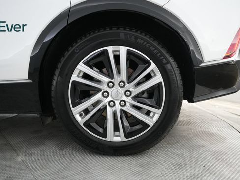 Used 2024 Cadillac Lyriq Tech RWD image 9