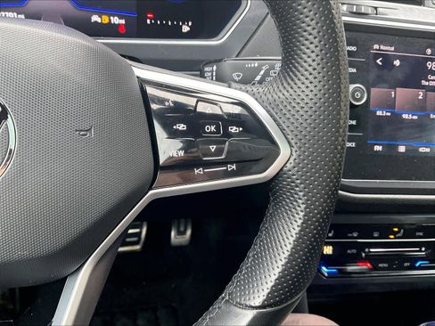 Used 2022 Volkswagen Tiguan SE R-Line image 25