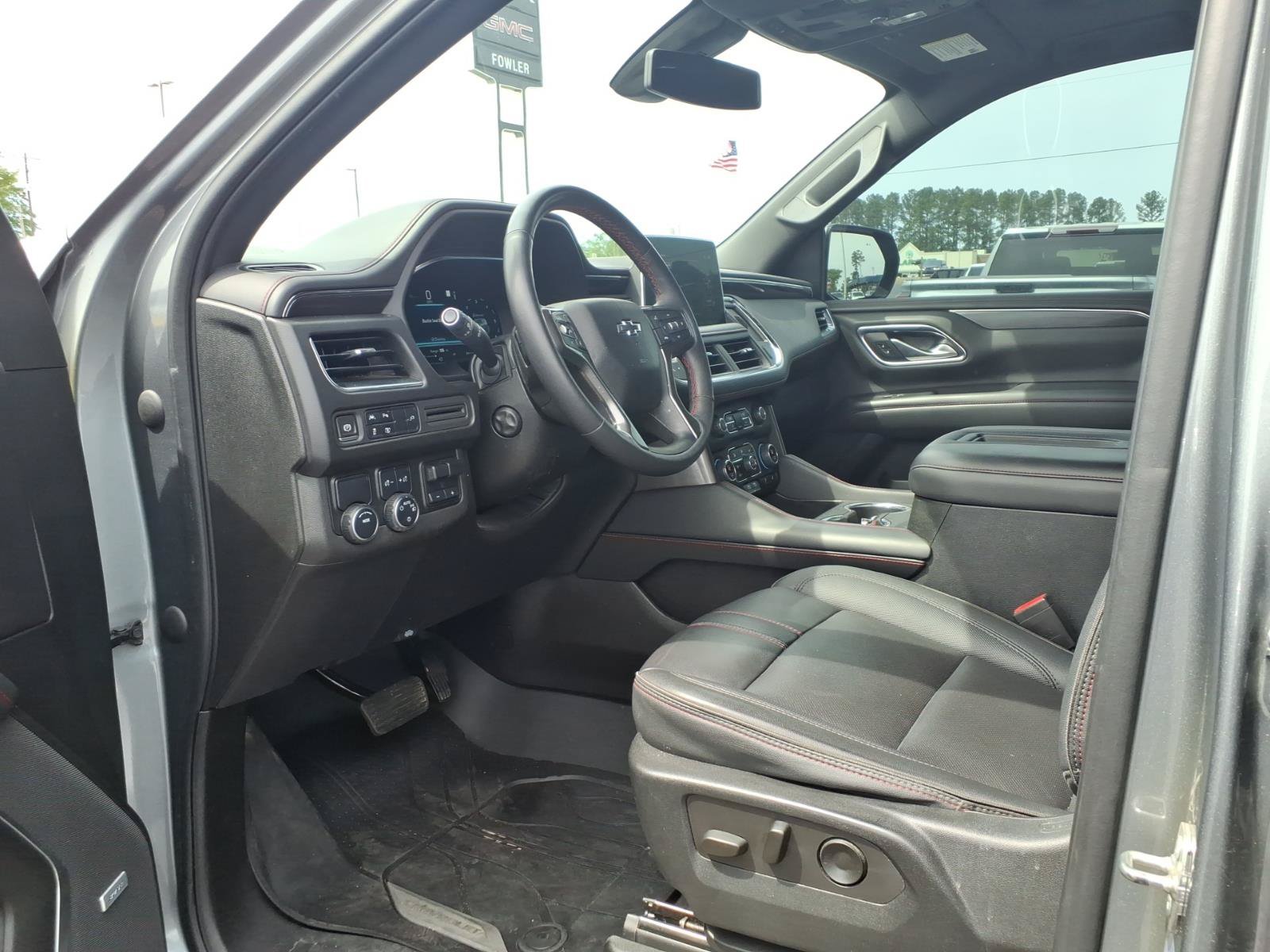 Used 2022 Chevrolet Tahoe RST w/ Luxury Package RWD image 21