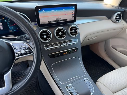 Used 2020 Mercedes-Benz GLC 300 4MATIC image 28