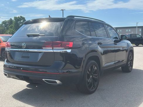 Used 2023 Volkswagen Atlas SE w/ Panoramic Sunroof Package FWD image 5