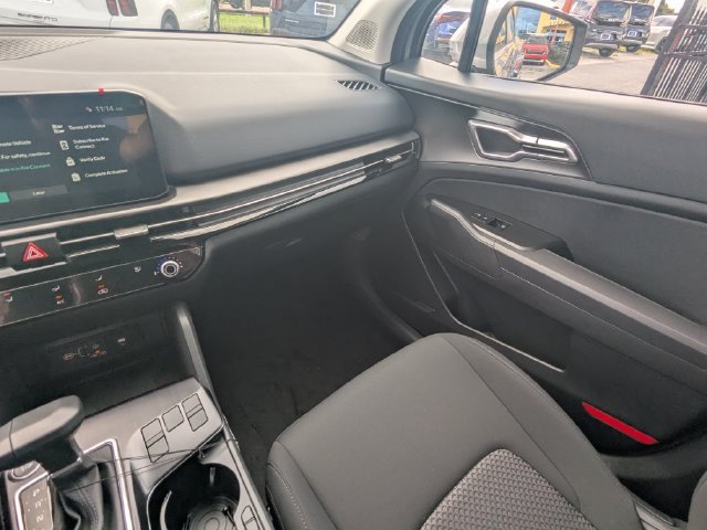New 2026 Kia Sportage LX FWD image 17