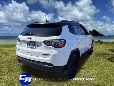 Used 2023 Jeep Compass Trailhawk image 9