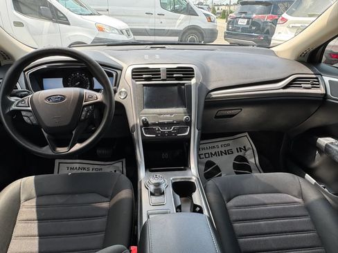 Used 2020 Ford Fusion SE FWD image 36