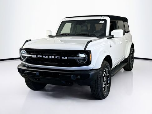 Used 2024 Ford Bronco Outer Banks image 1