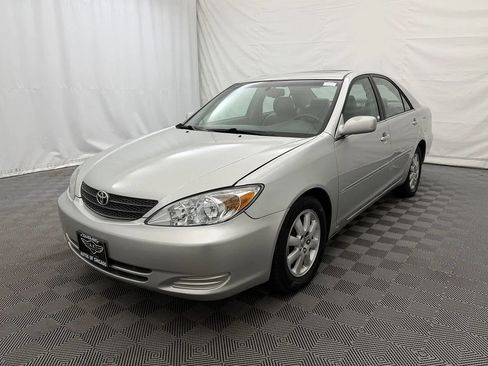 Used 2002 Toyota Camry LE FWD image 2