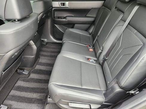 Used 2025 Hyundai Santa Fe SEL FWD image 30