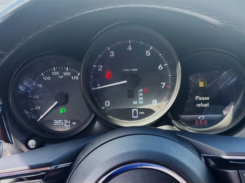 Used 2023 Porsche Macan image 9