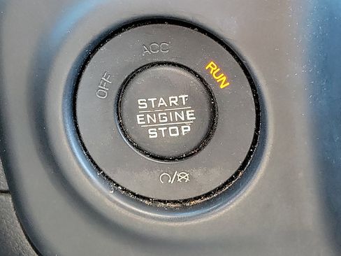 Used 2019 Jeep Wrangler Unlimited Sahara image 25