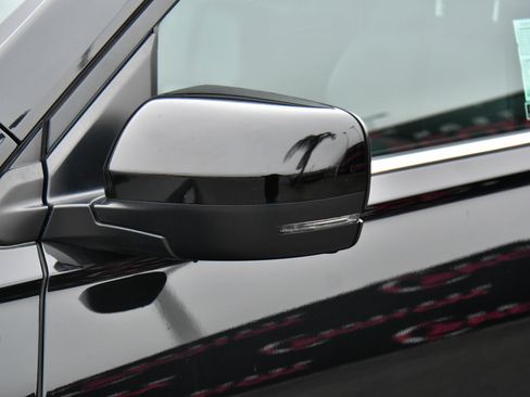 Used 2025 Honda Pilot EX-L image 13