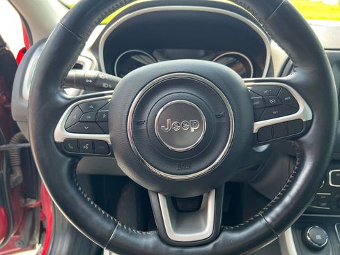 Used 2018 Jeep Compass Latitude w/ Popular Equipment Group AWD/4WD image 22