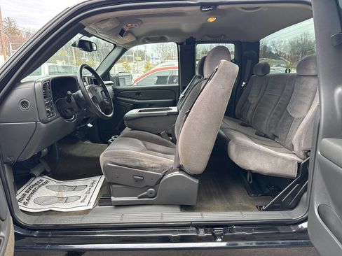 Used 2005 GMC Sierra 2500 SLE w/ Snow Plow Prep Package image 18