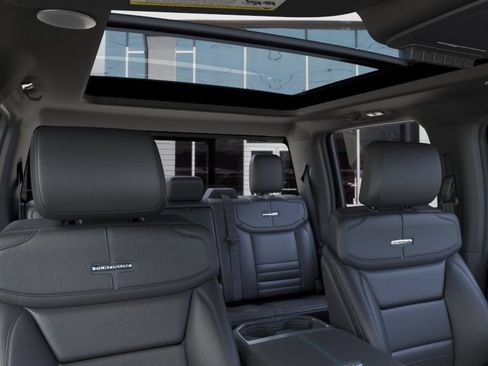 New 2026 Ford F350 4x4 Crew Cab DRW Super Duty image 22