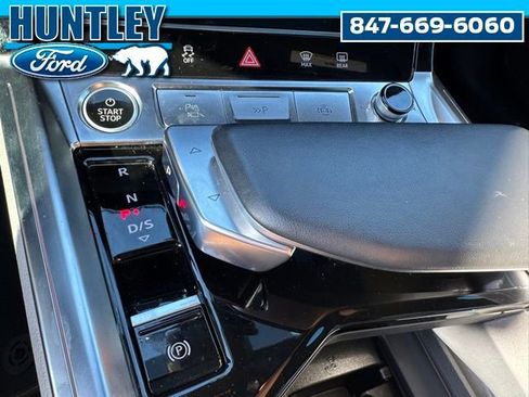 Used 2024 Audi Q8 e-tron Prestige image 25