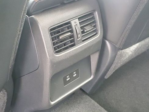 Used 2025 Nissan Rogue SV AWD/4WD image 30