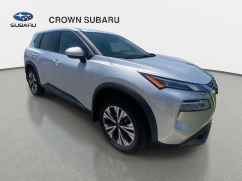 Used 2023 Nissan Rogue SV FWD image 2