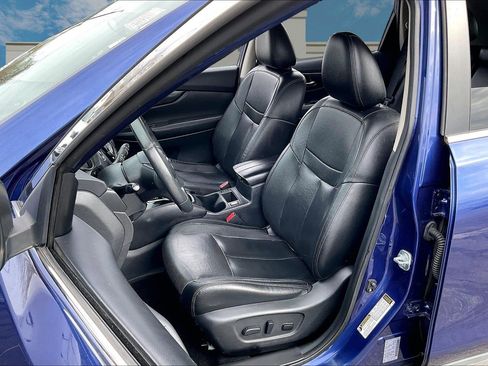 Used 2017 Nissan Rogue SL w/ SL Premium Package image 22