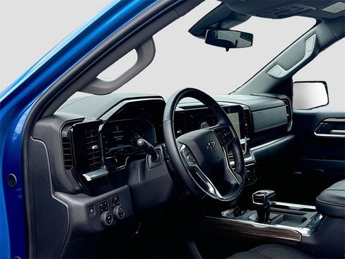 Used 2024 Chevrolet Silverado 1500 RST w/ Convenience Package II image 9