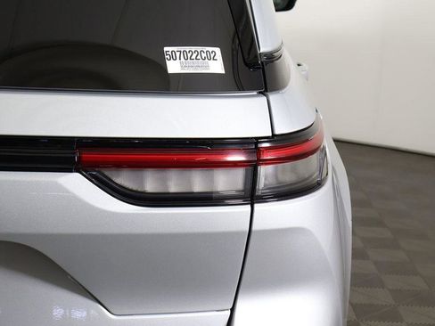 Used 2024 Jeep Grand Cherokee Altitude image 14