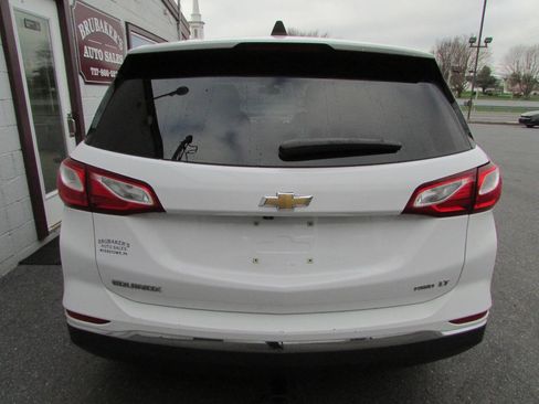 Used 2018 Chevrolet Equinox LT image 3