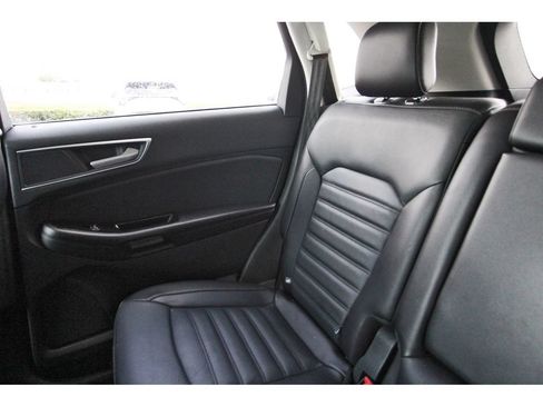 Used 2018 Ford Edge SEL w/ Equipment Group 201A FWD image 12