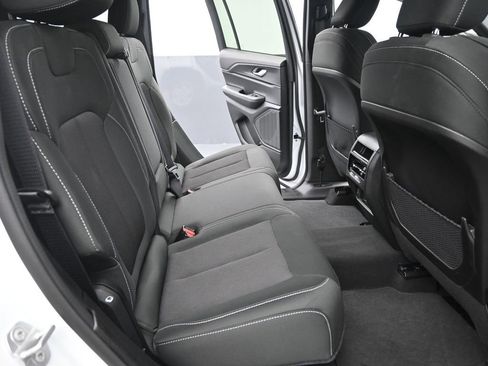 Used 2024 Jeep Grand Cherokee Laredo w/ Luxury Tech Group I AWD/4WD image 15