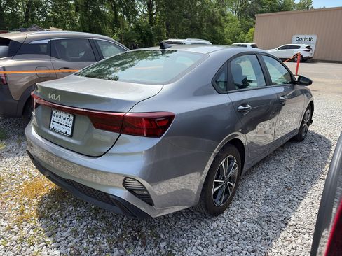 Used 2024 Kia Forte LXS FWD image 4