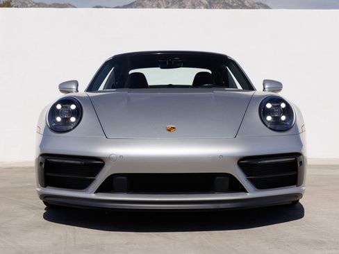 Certified 2023 Porsche 911 Carrera GTS RWD image 10