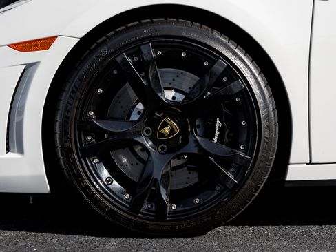 Used 2014 Lamborghini Gallardo LP 550-2 image 9