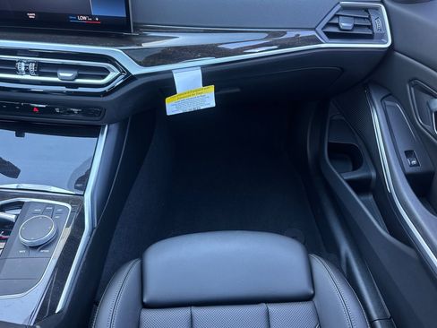 Used 2023 BMW 330i Sedan w/ Convenience Package RWD image 32