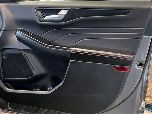 Used 2025 Ford Escape ST-Line image 12