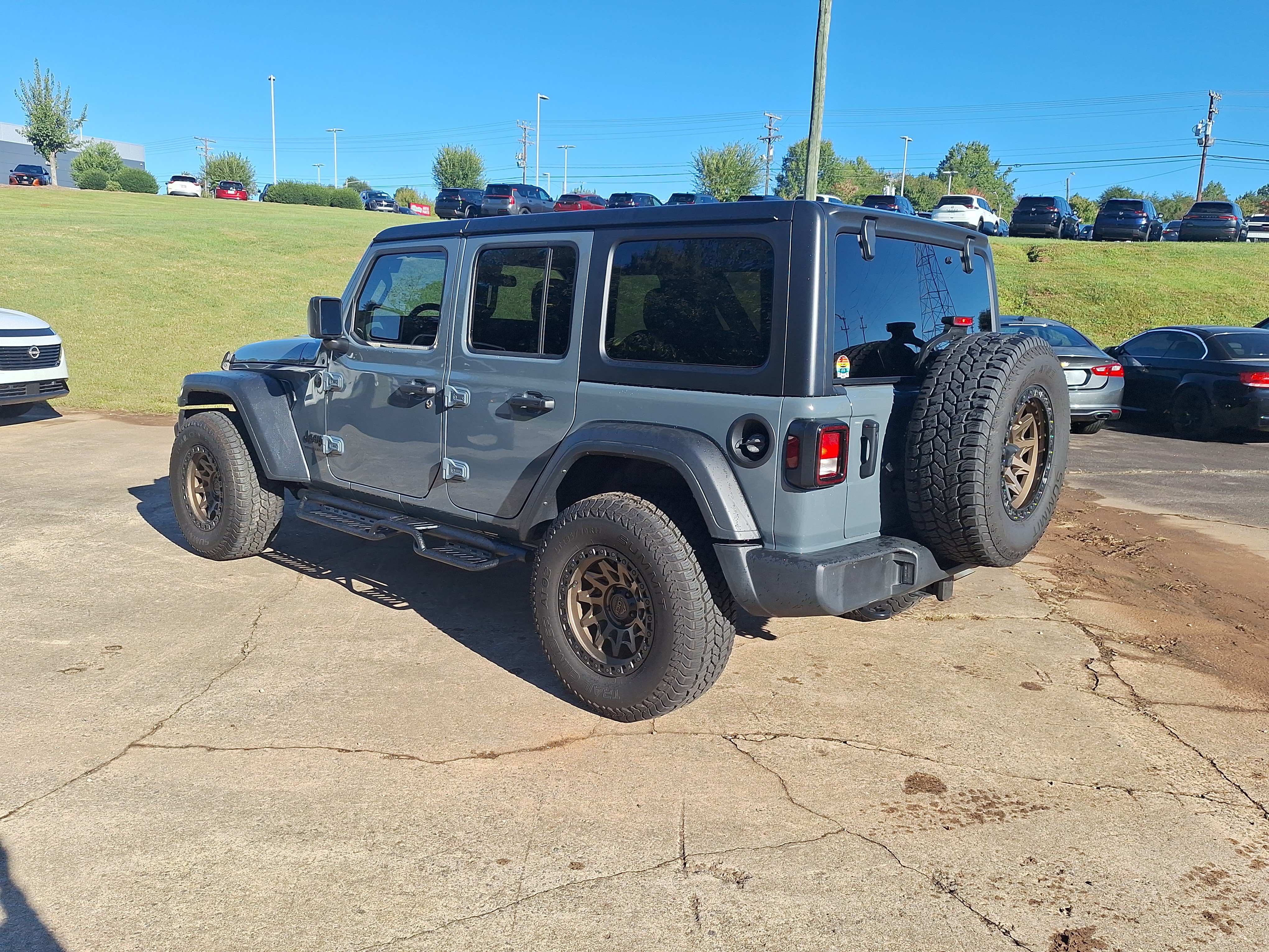 Used 2025 Jeep Wrangler Unlimited Sport AWD/4WD image 6