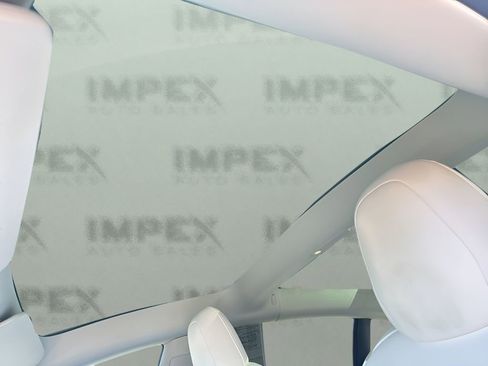 Used 2022 Tesla Model 3 Performance image 11