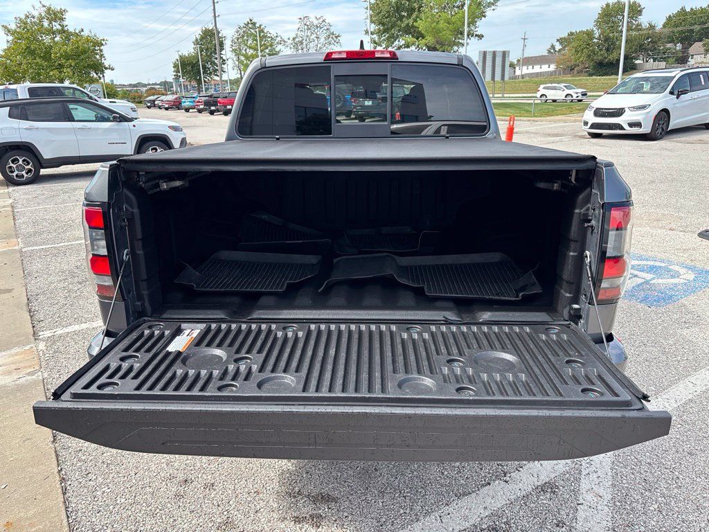 Used 2022 Nissan Frontier PRO-4X AWD/4WD image 12