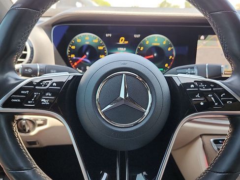 Used 2022 Mercedes-Benz E 450 4MATIC Sedan image 10