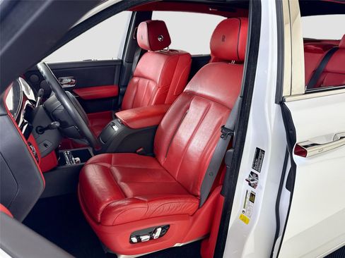 Used 2018 Rolls-Royce Phantom Sedan image 12