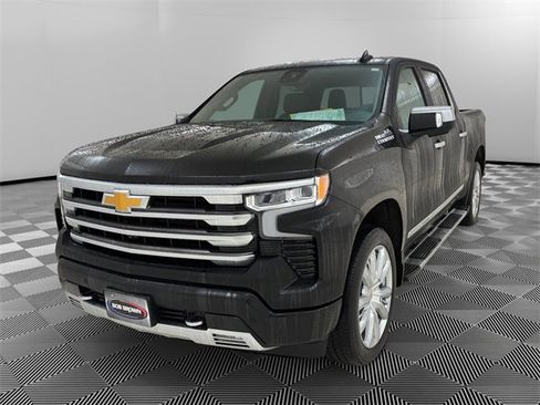 Used 2024 Chevrolet Silverado 1500 High Country w/ High Country Premium Package image 7