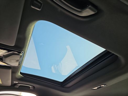 Used 2023 BMW 330e w/ Driving Assistance Package image 29