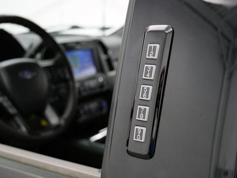 Used 2022 Ford F250 XLT w/ XLT Premium Package AWD/4WD image 15