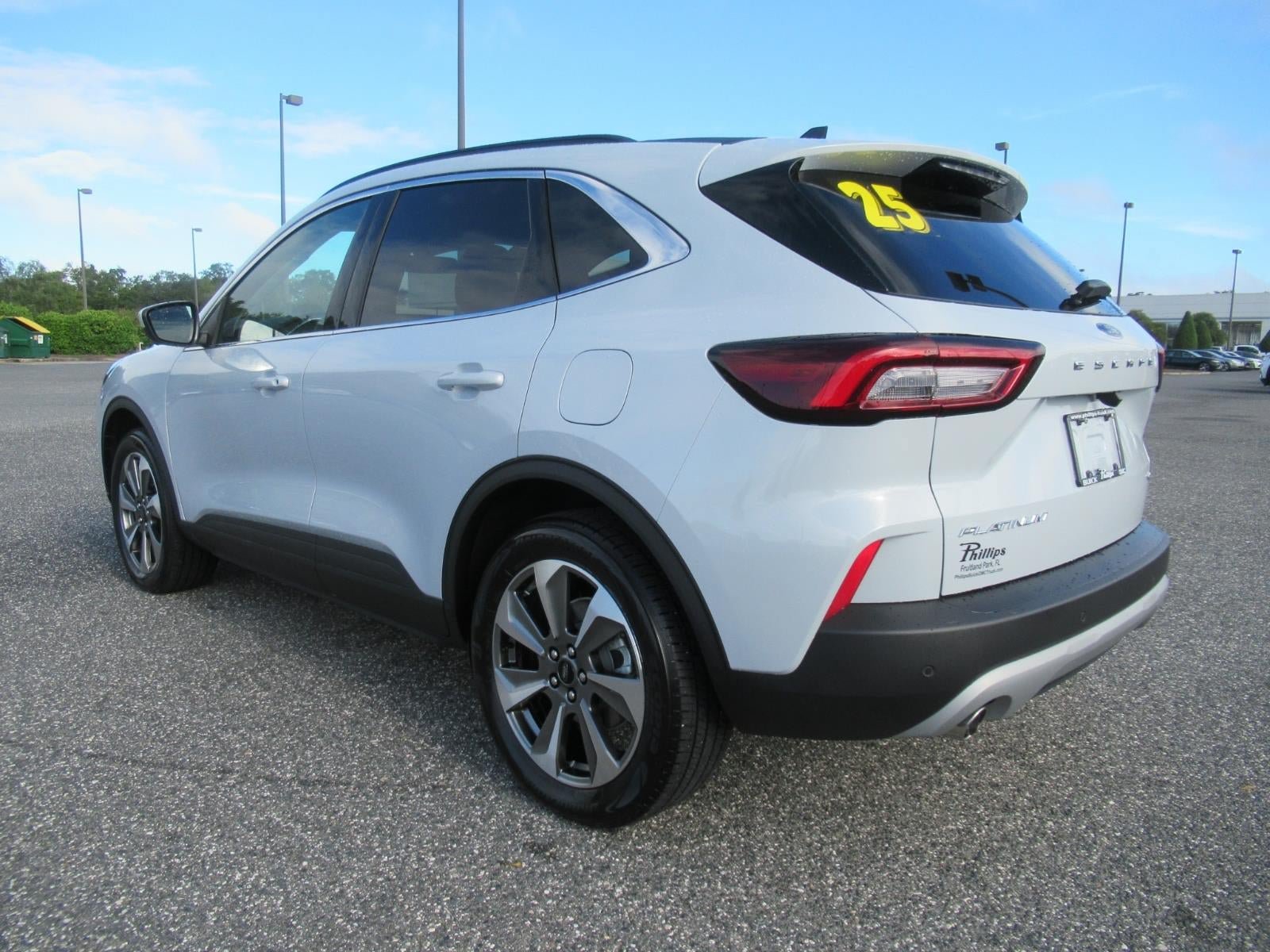 Used 2025 Ford Escape Platinum w/ Premium Technology Package AWD/4WD image 5