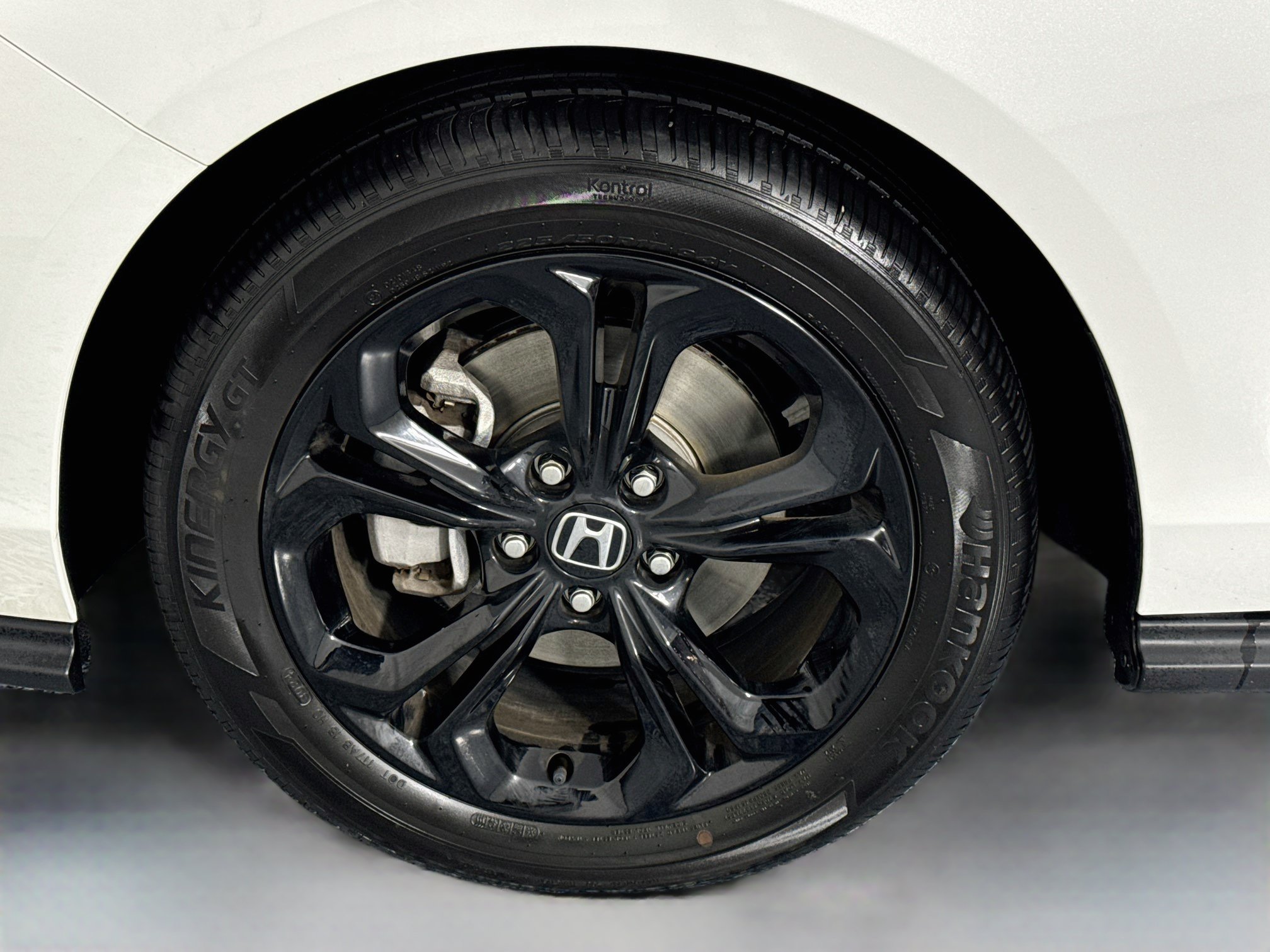 Certified 2025 Honda Accord SE image 30