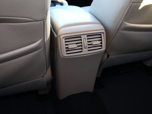 Used 2016 Nissan Rogue SL w/ SL Premium Package image 13