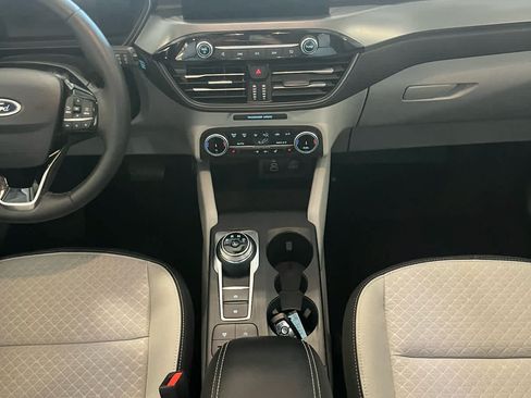 Used 2024 Ford Escape Active AWD/4WD image 9