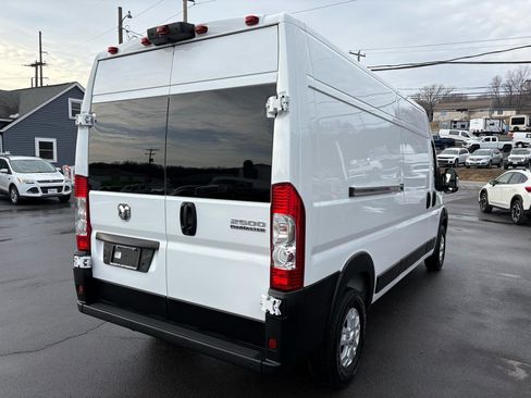 Used 2024 RAM ProMaster 2500 w/ Quick Order Package 22G SLT FWD image 5