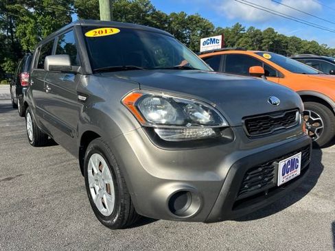 Used 2013 Kia Soul FWD image 1