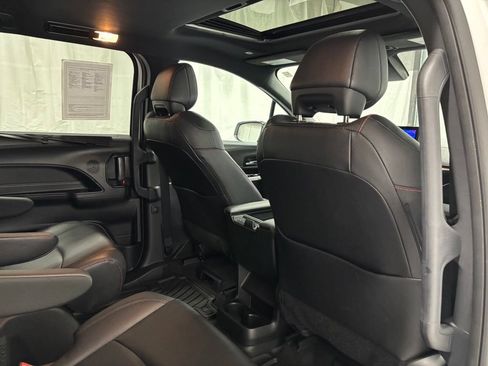 Used 2025 Toyota Sienna XSE FWD image 60