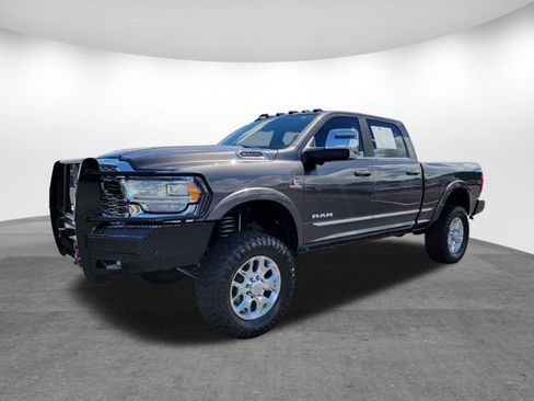 Used 2023 RAM 3500 Limited w/ Towing Technology Group AWD/4WD image 3