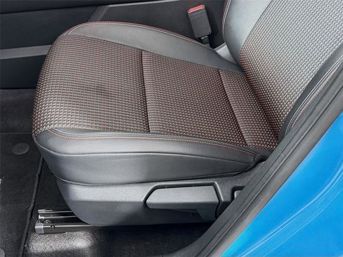 Used 2025 Nissan Kicks SR image 19