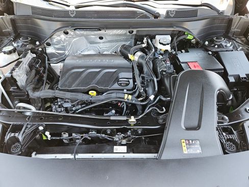 Used 2025 Chevrolet Trax LT w/ LT Convenience Package FWD image 28