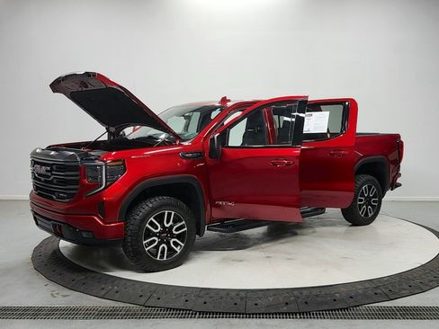 Used 2024 GMC Sierra 1500 AT4 w/ Technology Package AWD/4WD image 11